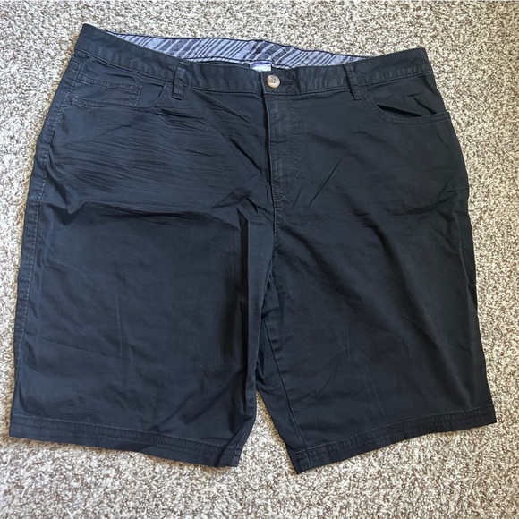 🦋 Time and Tru Women's Black Bermudas Shorts Summer Casual Neutral 16 - Picture 1 of 5